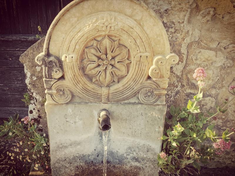  Fontaine  - Beynac et Cazenac  - Dordogne 