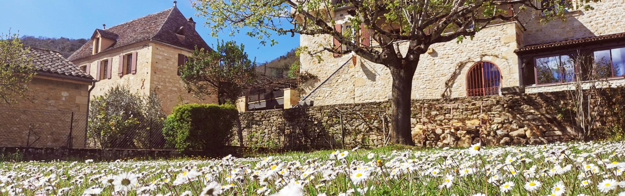 Échappées belles en Périgord Noir : Maisons de vacances et gîtes